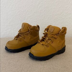 Nike Kids Brown Boots